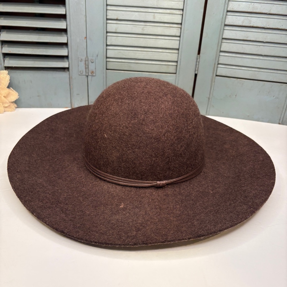 Nordstrom 100% Wool Chocolate Brown Hat With Leather Band Detail One Size